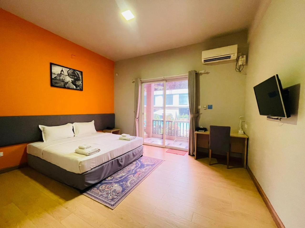 Wh Hotel & Service Apartment Thanlyin Экстерьер фото