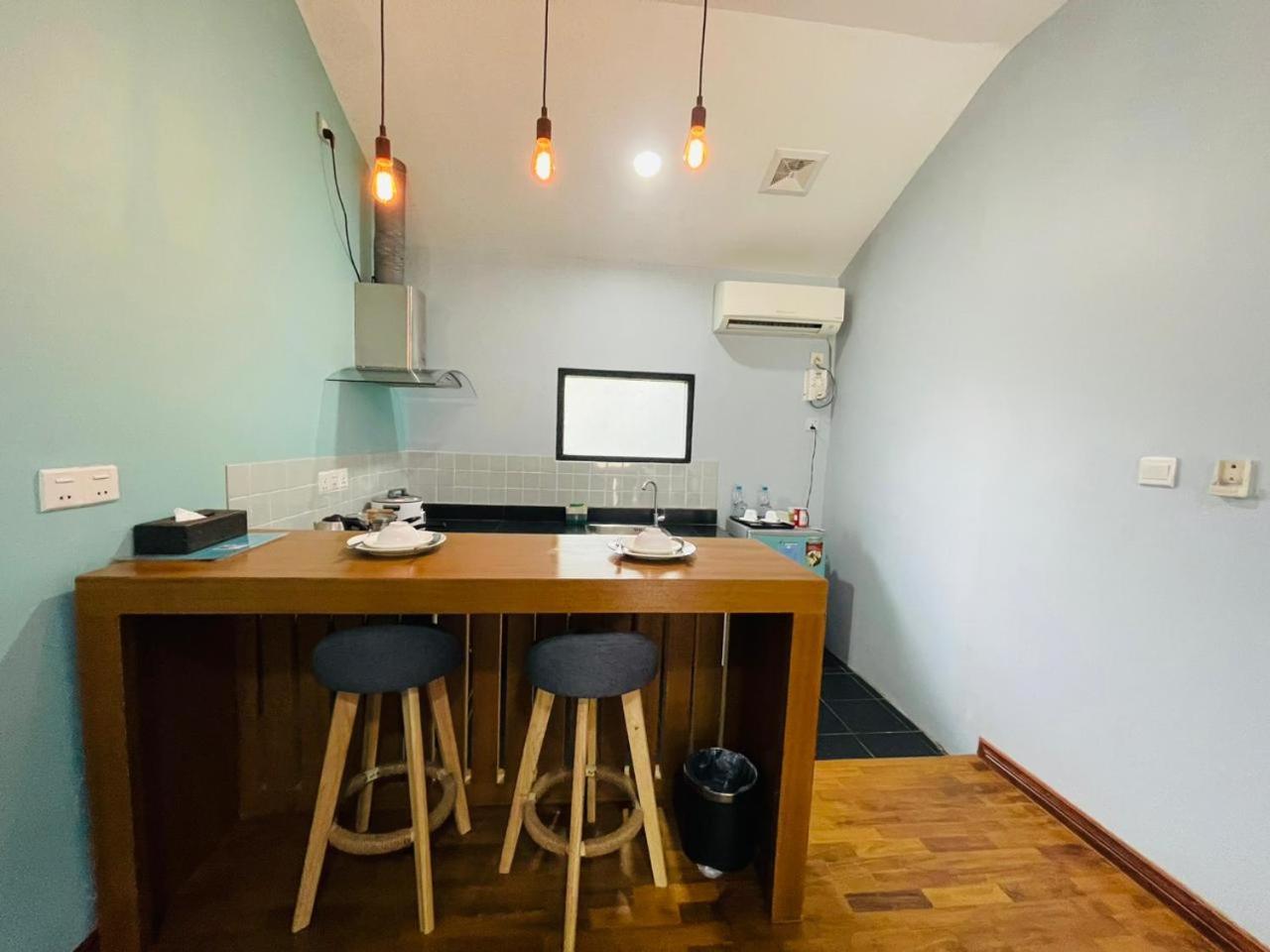Wh Hotel & Service Apartment Thanlyin Экстерьер фото