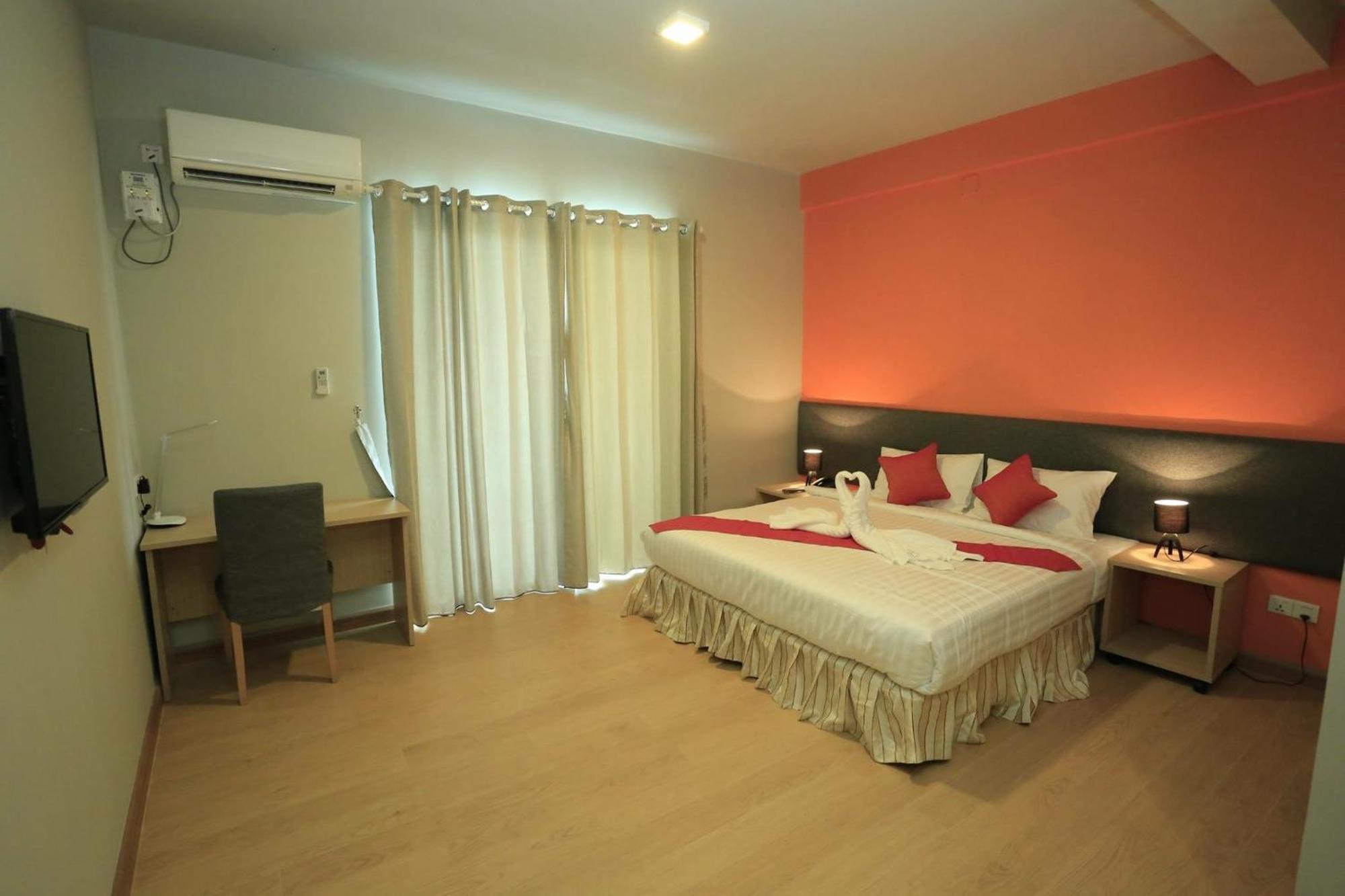 Wh Hotel & Service Apartment Thanlyin Номер фото
