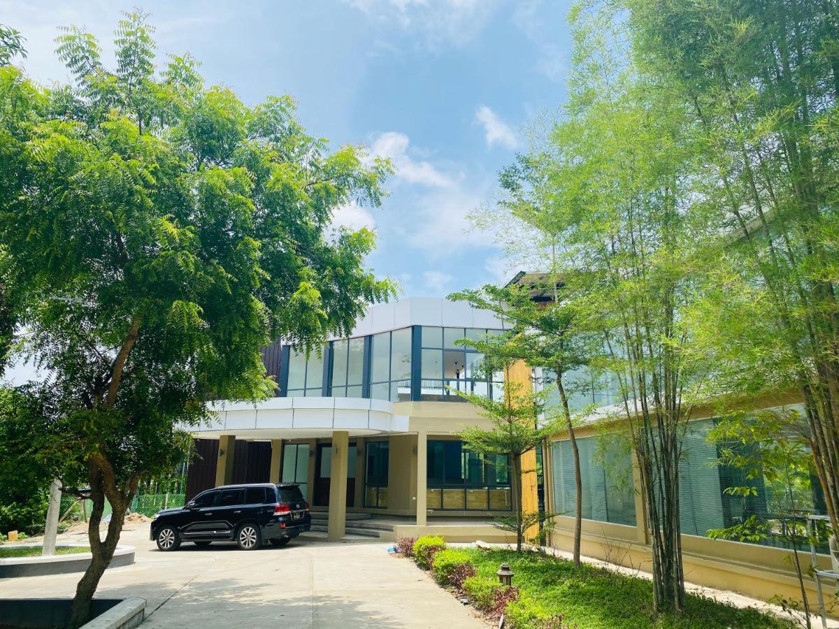 Wh Hotel & Service Apartment Thanlyin Экстерьер фото